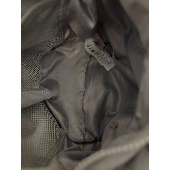 Lululemon 7x2 Gray Bag. Super condition. - Picture 6 of 12